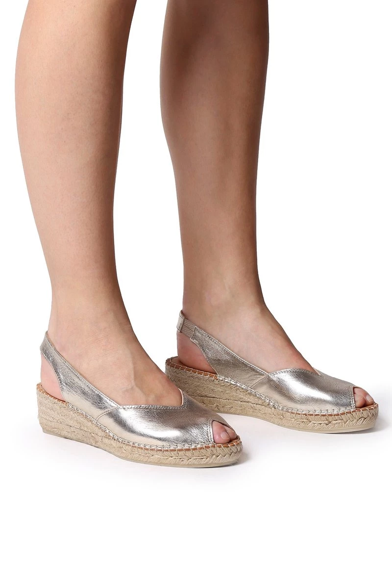 Toni Pons Donna BERNIA - Spuntate - Steel 1 Toni Pons Donna BERNIA - Spuntate - Steel