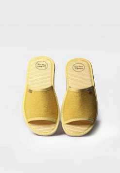 Toni Pons Donna Sandali Da Bagno - Yellow -Negozio online Toni Pons Italia 9b1ad6a0b2204df98b7963334e0bdbdb